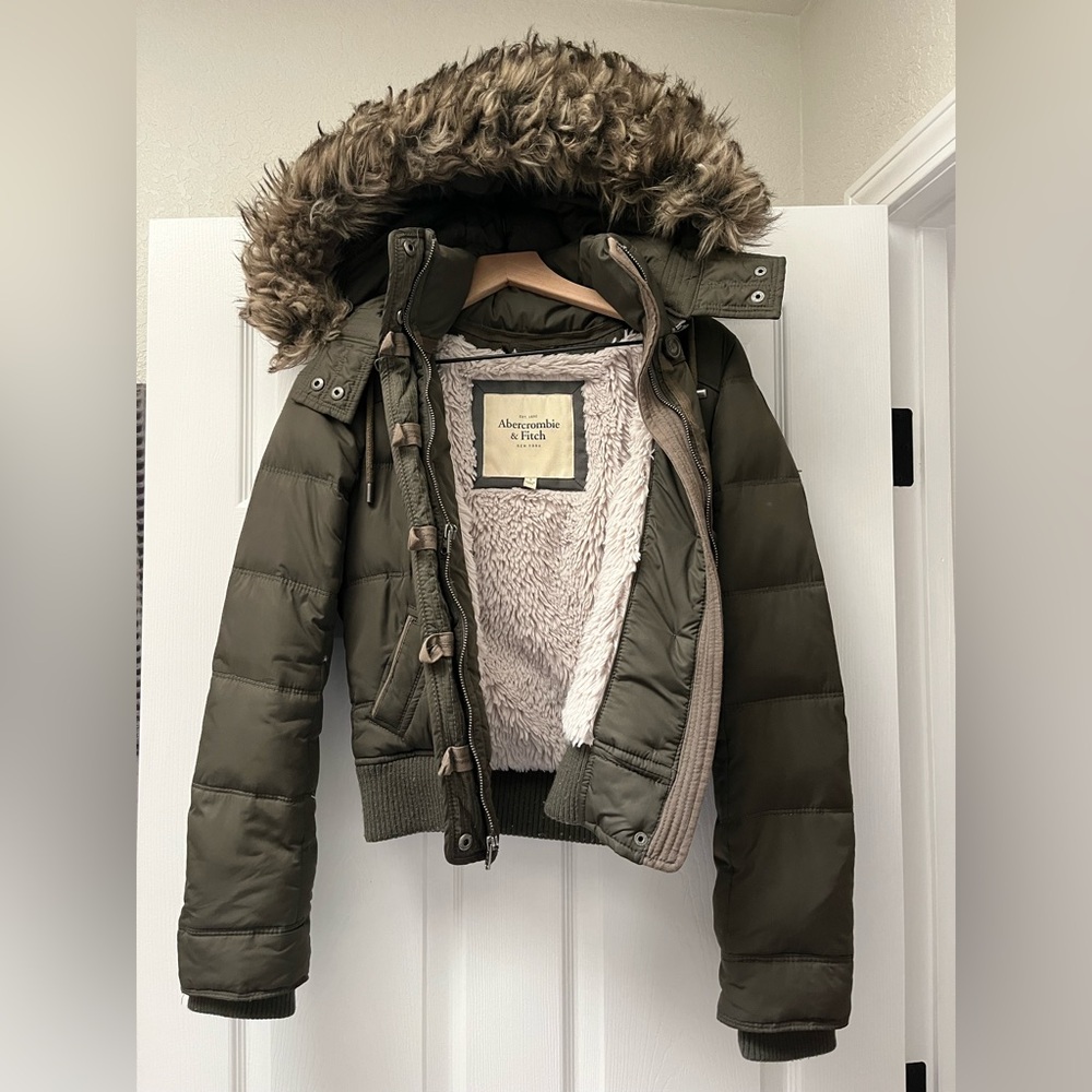 ABERCROMBIE Heavy Snow Jacket with Fur Hood